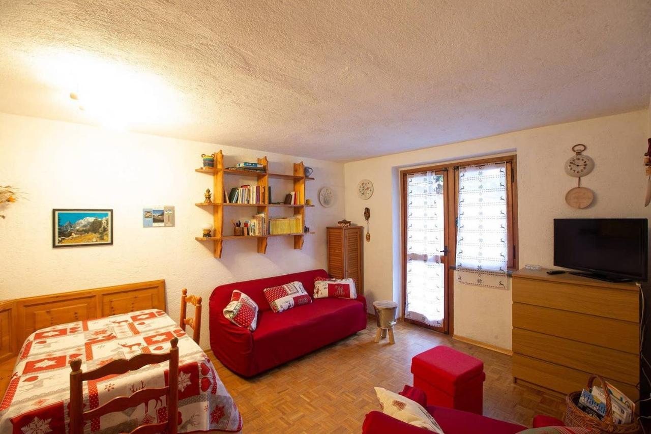 Joivy Flat For 6, In The Historic Town Pre-Saint-Didier Apartment Exterior photo