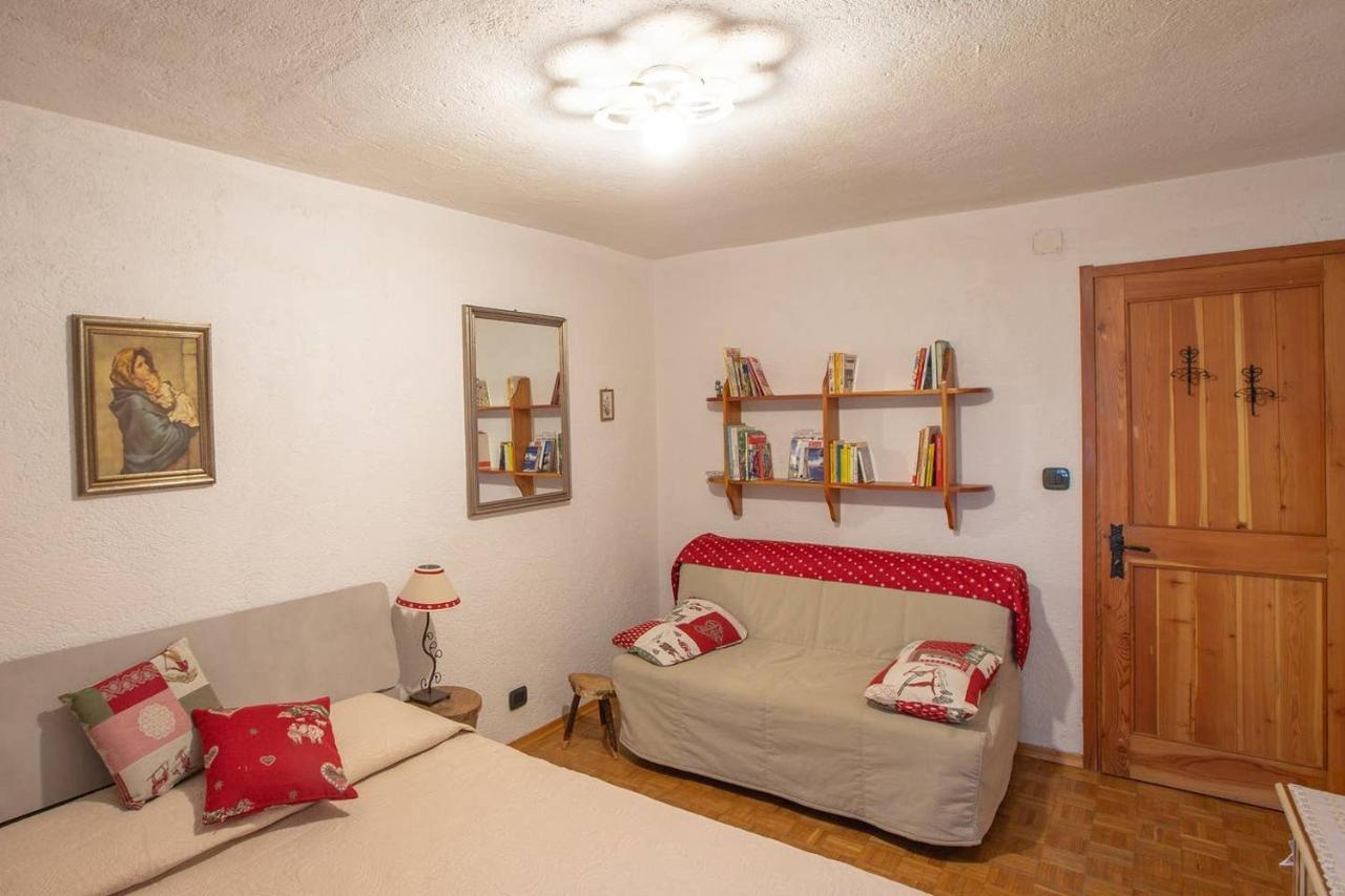 Joivy Flat For 6, In The Historic Town Pre-Saint-Didier Apartment Exterior photo
